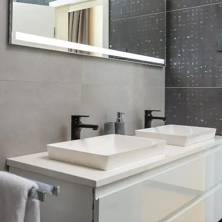 Ferienhaus Fur 10 Personen In Sria, Dalmatien Norddalmatien - B60644 Vakantiehuis Srima