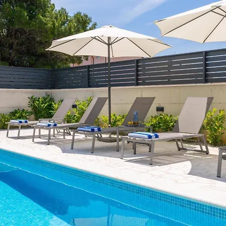 Vakantiehuis Ferienhaus Fur 10 Personen In Sria, Dalmatien Norddalmatien - B60644 *
