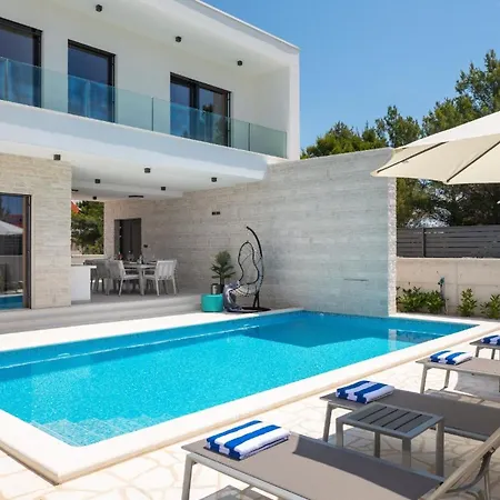 Ferienhaus Fur 10 Personen In Sria, Dalmatien Norddalmatien - B60644 Vakantiehuis Srima