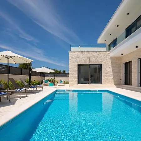 Ferienhaus Fur 10 Personen In Sria, Dalmatien Norddalmatien - B60644 Srima