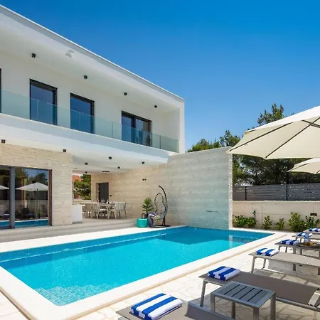 Ferienhaus Fur 10 Personen In Sria, Dalmatien Norddalmatien - B60644